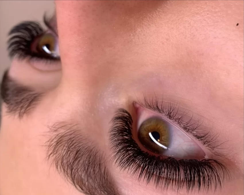 Russian Lash Extensions